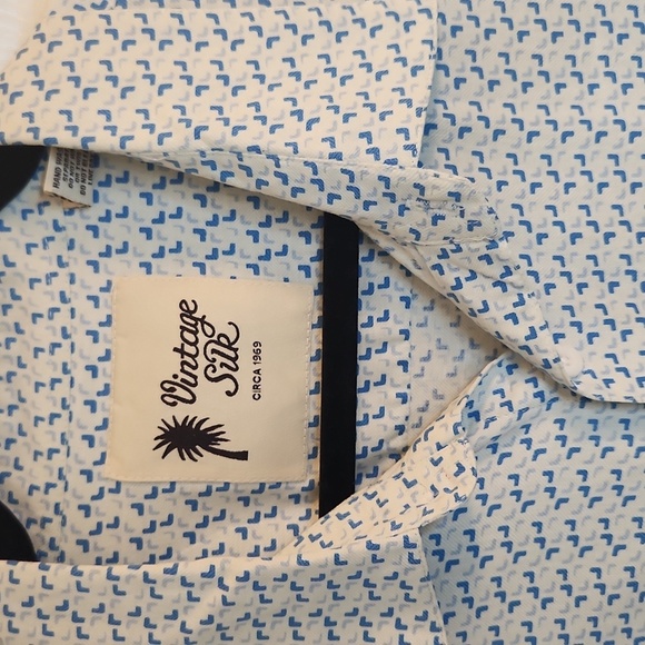 Vintage Silk Circa 1969 Men's Blue and White Button Up 100% Silk Shirt Size XXL - Picture 3 of 9